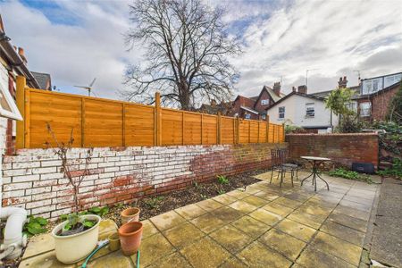 3 bedroom terraced house to rent - Photo 5