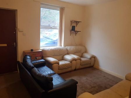 4 bedroom terraced house to rent - Photo 5