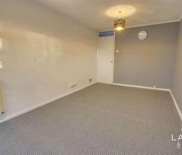 Knox Road, CO15 - Photo 4