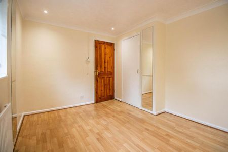 3 bedroom terraced house to rent - Photo 2