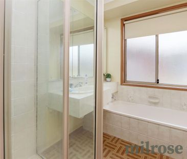 1/1 Regis Close, Werribee, Vic 3030 - Photo 4