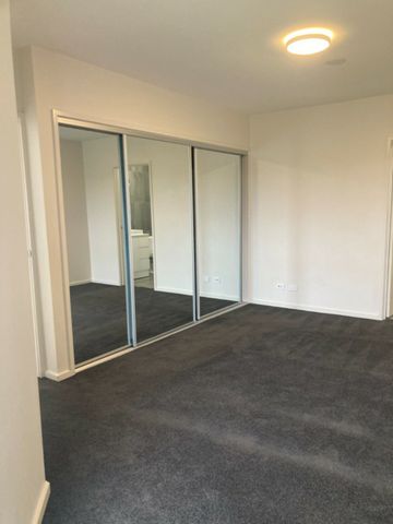 Top floor unit - Photo 3