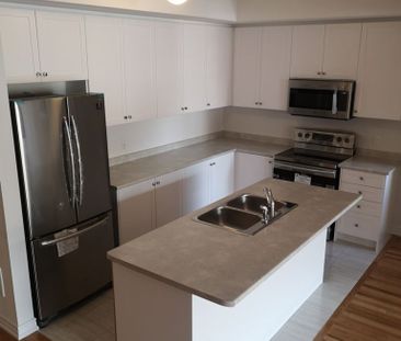 For Lease - 35 Jaffna Lane, Markham, Ontario - Photo 5