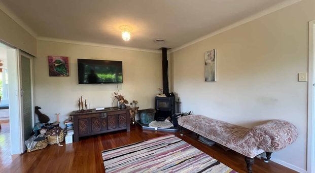 Gorgeous home with sleepout in Helensville. - Photo 1