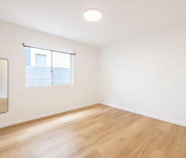 SPACIOUS 2-BEDROOM UNIT IN A PRIME SOLDIERS POINT LOCATION - Photo 5