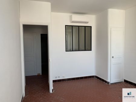 Location Appartement 2 pièces 49m² MARSEILLE 7ème - Photo 4