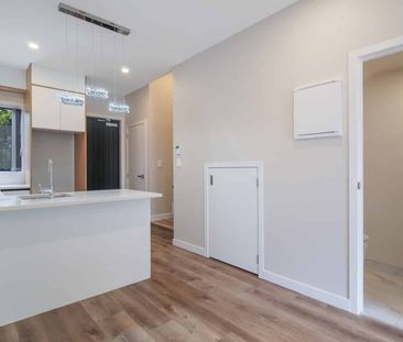 Townhouse, great location - Photo 2