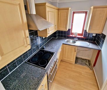 2 bedroom flat to rent - Photo 3