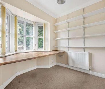 Emmer Green, Reading, RG4 - Photo 1