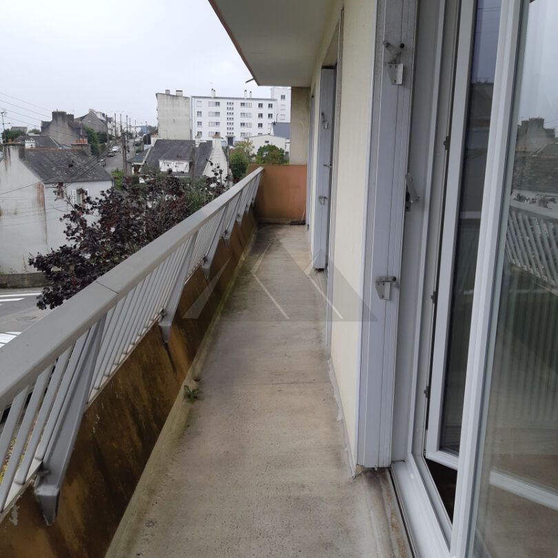 A LOUER BREST APPARTEMENT T3 ST MARC PARKING ASCENSEUR BALCON CAVE - Photo 1