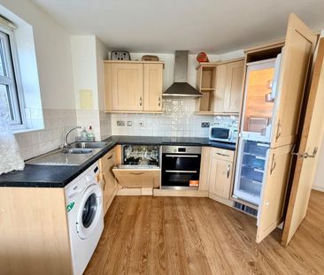 2 bedroom ground floor flat to rent - Photo 4