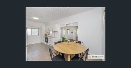 Freshly Updated Home on a Spacious Block - Photo 2