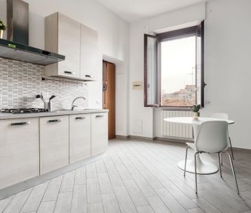 Beautiful private room in Via Pezzotti - Photo 1