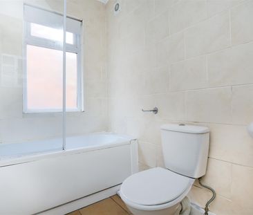 2 bed flat to rent in Cartington Terrace, Newcastle Upon Tyne, NE6 - Photo 5