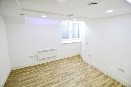 3 bedroom apartment to rent Bute Street, Luton, Bedfordshire, LU1 - Photo 3