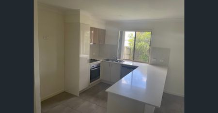 4 Bedroom Family Home In Pimpama - Photo 3