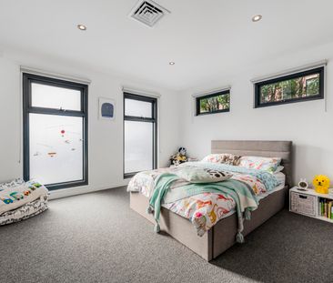 1/50 Adeney Avenue, Kew VIC 3101 - Townhouse For Rent | Domain - Photo 3