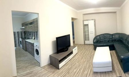 Prenájom 3 izb. bytu Nám. Š. M. Daxnera - Fotografia 2