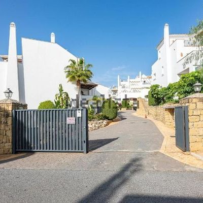 Alquiler de piso en Los Naranjos - Photo 1