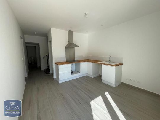 Location Maison 3 pièces 60m² CHATEAUNEUF DE GADAGNE 84470 - Photo 1