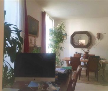 Location Appartement 4 pièces 94m² NIMES 30000 - Photo 2