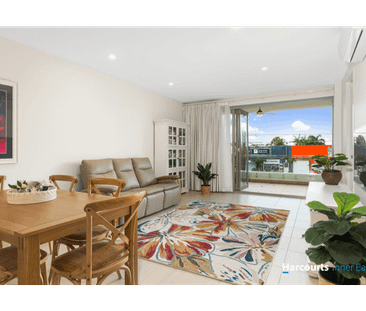 Bayside Living at Its Best - Spacious Apartment in the Heart of Manly - Photo 2