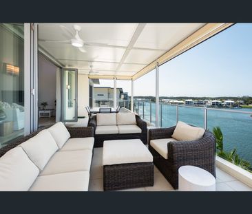 2/59 Milton Avenue, Paradise Point, Qld 4216 - Photo 1