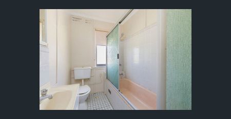 Family Home! - Photo 4