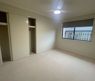 Stones throw to Coomera River - Photo 2