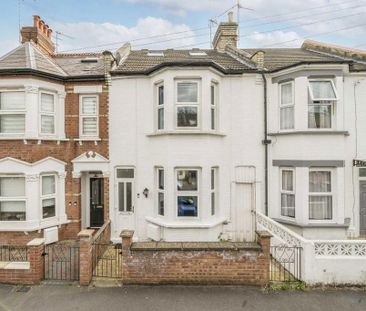 4 bedroom terraced house to rent - Photo 4