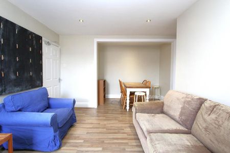 5 bedroom flat to rent - Photo 2