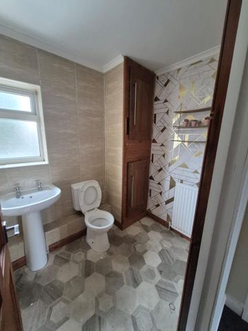 2 bedroom terraced house to rent - Photo 2