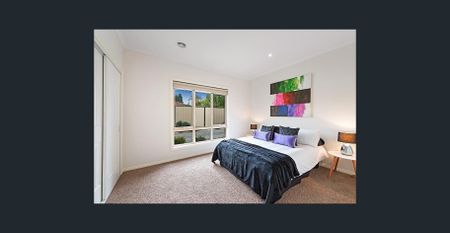 Stylish Living in a Private, Convenient Setting - Photo 4