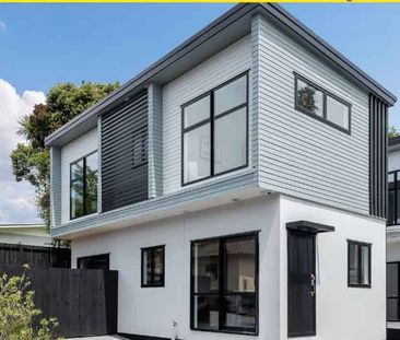 Near New 2 bedroom home, single carpark space - Photo 5