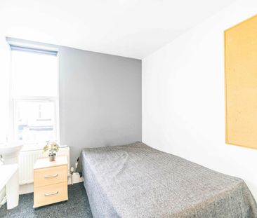 28 Siward Street - Photo 4