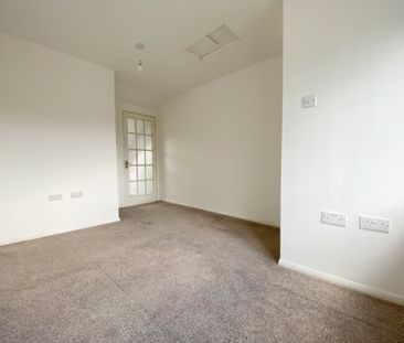 Danescombe, London, SE12 - Photo 2