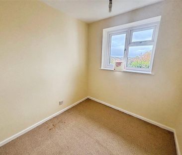 4 bedroom detached house to rent - Photo 2