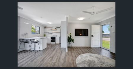 LOW MAINTENANCE COSY LIVING + 13KW SOLAR SYSTEM - Photo 3