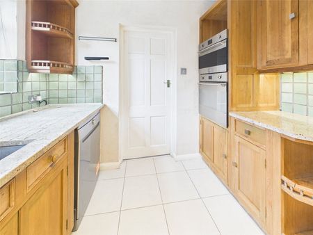 Hospital Bridge Road, Twickenham, TW2 - Photo 3