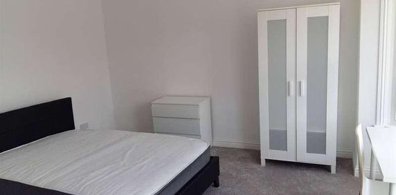 Newcombe Road, Southampton, SO15 - Photo 2