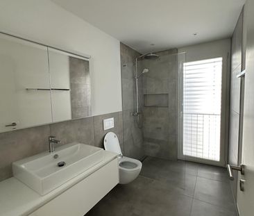 Moderne 4.5-Zimmer-Wohnung im Eigentumsstandard - Photo 5