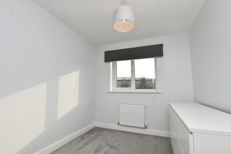 3 bedroom detached house to rent - Photo 5