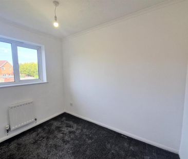 2 bedroom semi-detached house to rent - Photo 6