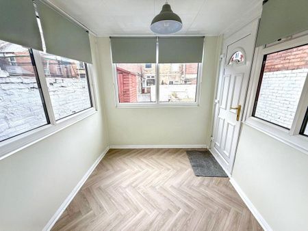 2 bedroom terraced house to rent - Photo 2