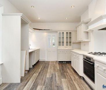 5 bedroom semi-detached house to rent - Photo 6