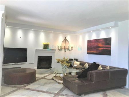 Villa for rent in Estepona - Photo 2
