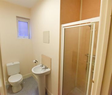 1 bedroom in a house share to rent - Photo 6
