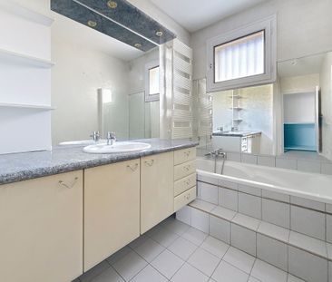 Location Appartement 3 pièces 83m² RIVES 38140 - Photo 5