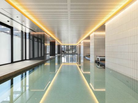 Modern Luxury Living in the Heart of Southbank - Photo 2