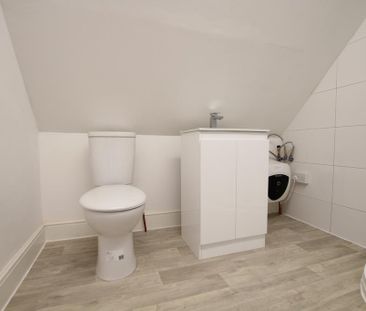 4 bedroom flat to rent - Photo 4